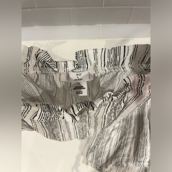 White & Black Matching Set - Picture 3 of 5